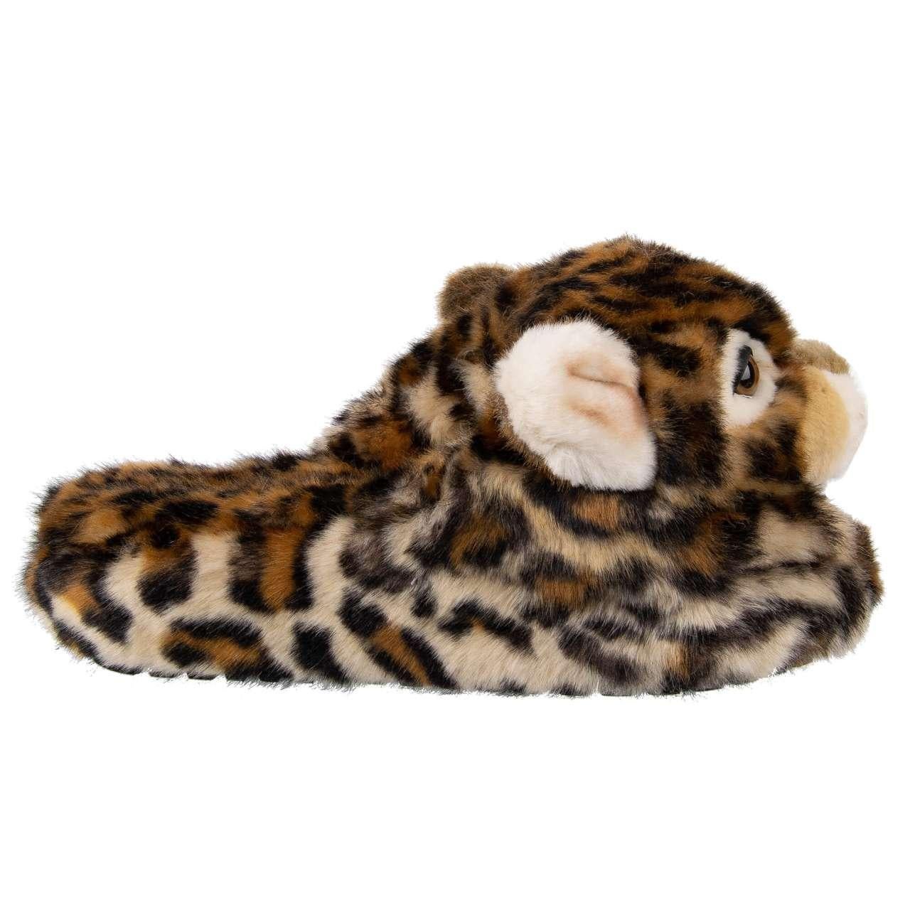 - Faux fur Leopard slipper shoes SAINT BARTH with rubber sole in Brown by DOLCE & GABBANA - MADE IN ITALY - New with Box - Model: CS1631-AV476-80006 - Material: 100% Eco faux fur - Sole: Leather - Color: Brown - Rubber sole - Sizes (appr. values): -