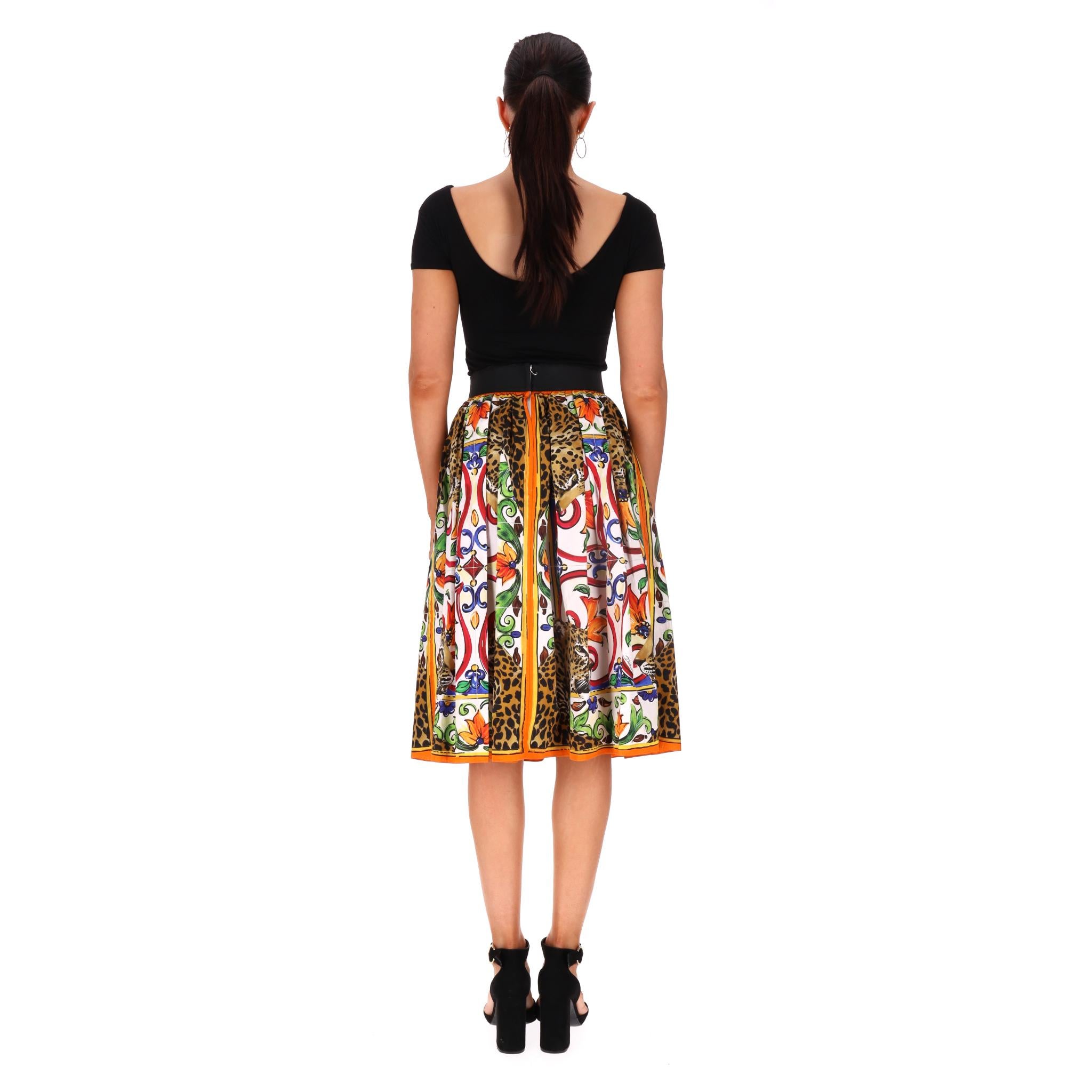 Dolce & Gabbana Leopard & Maiolica Print Baumwollrock im Zustand „Hervorragend“ im Angebot in London, GB