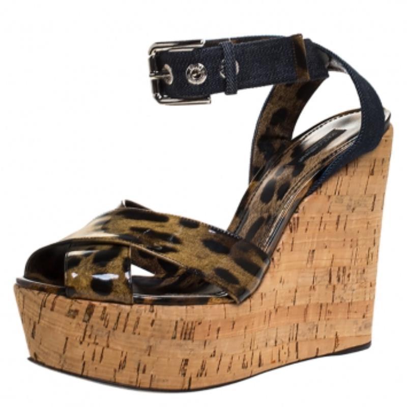 Dolce & Gabbana Sandalias con plataforma de corcho y charol de leopardo talla 41 en venta 2