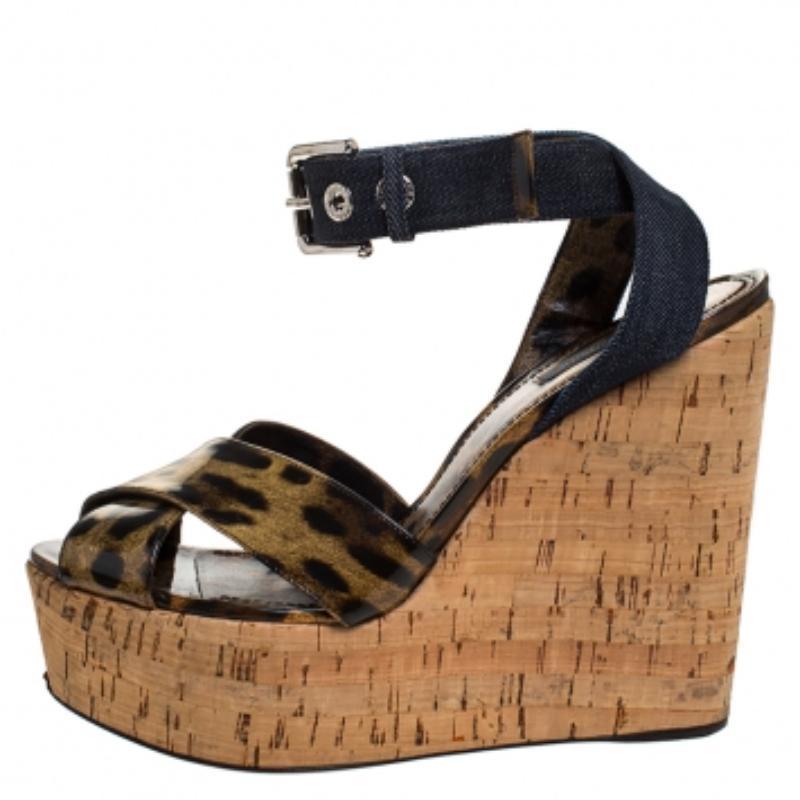 Dolce & Gabbana Sandalias con plataforma de corcho y charol de leopardo talla 41 en venta 3