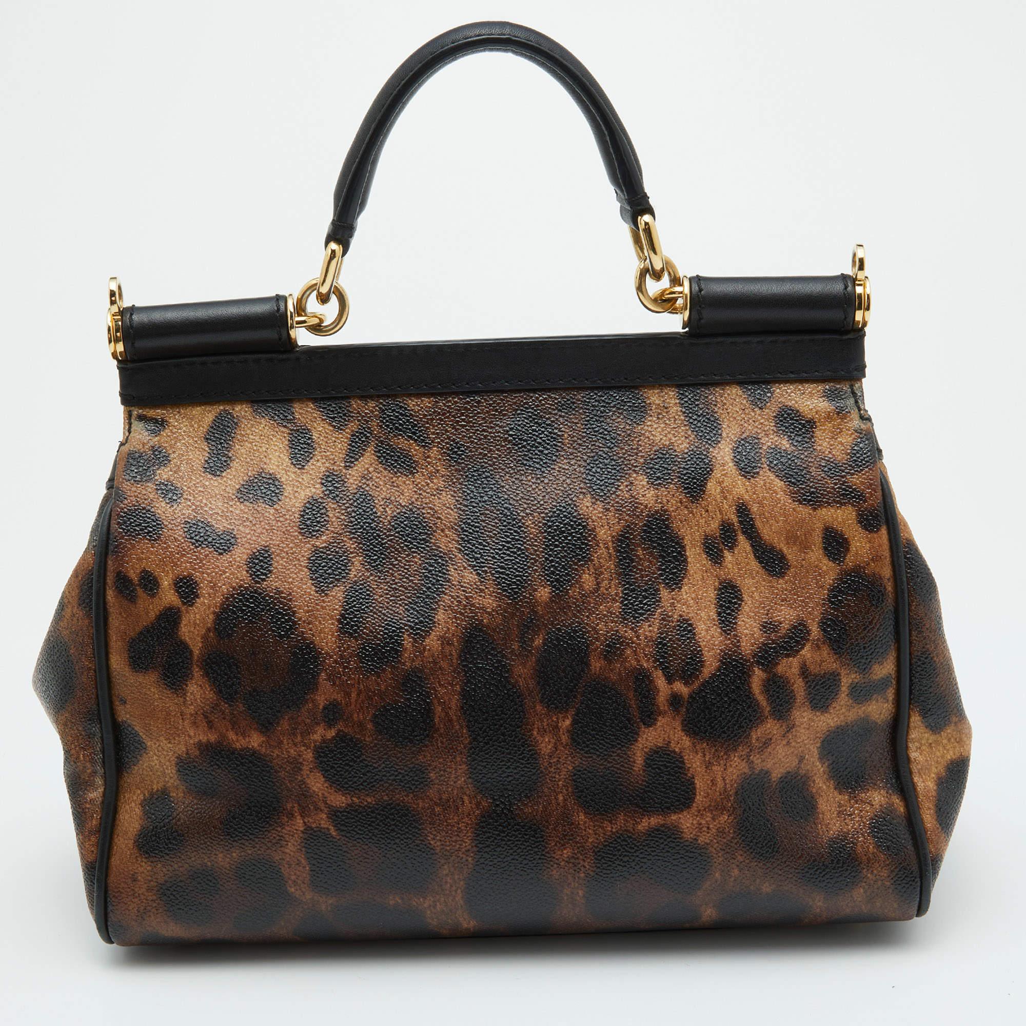 Designer bags are ideal companions for ample occasions! Here we have a fashion-meets-functionality piece crafted with precision. It has been equipped with a well-sized interior that can easily fit all your essentials.

Includes: Original Dustbag,