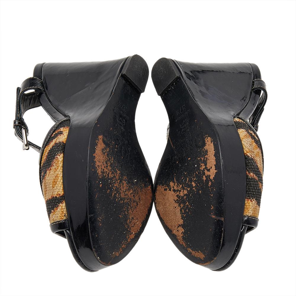 Women's Dolce & Gabbana Leopard Print Canvas And Leather Platform Sandals Size 37.5 For Sale