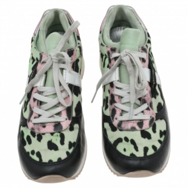 Dolce & Gabbana - Baskets basses en toile et cuir imprimé léopard - Taille 38 Bon état - En vente à Dubai, Al Qouz 2