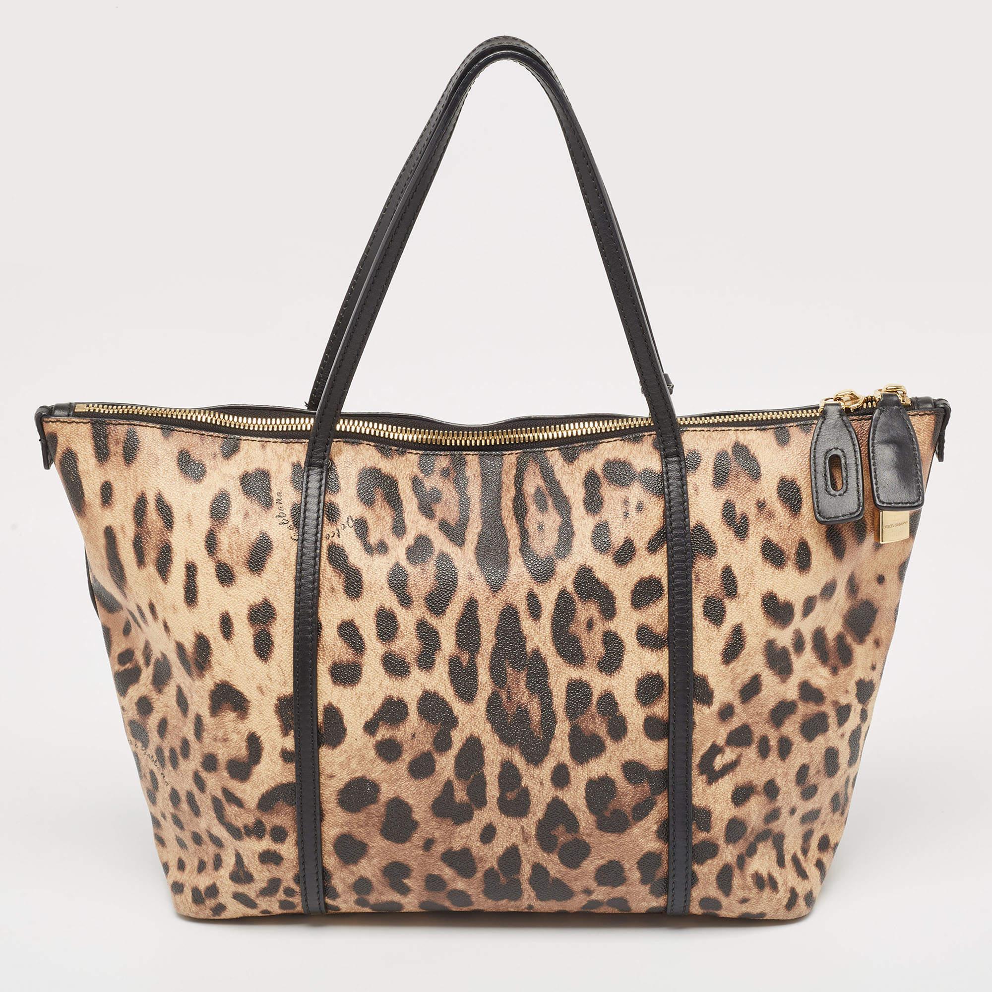 This alluring tote bag for women has been designed to assist you on any day. Convenient to carry and fashionably designed, the tote is cut with skill and sewn into a great shape. It is well-equipped to be a reliable accessory.

Includes: Original