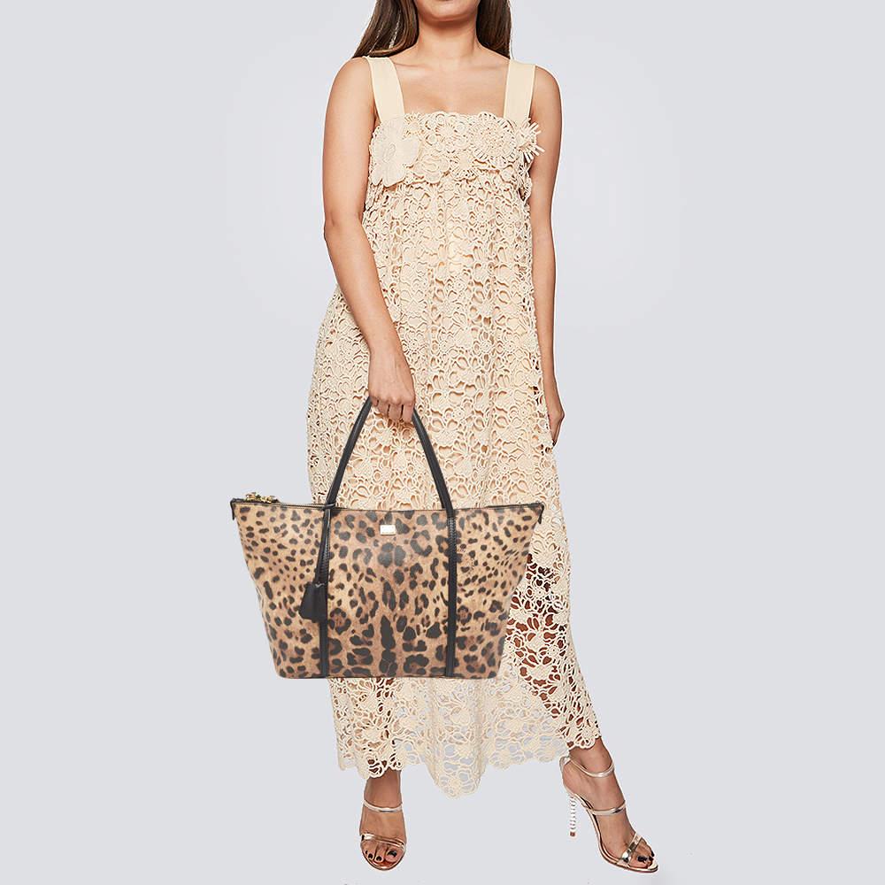 Dolce & Gabbana Leopard Print Coated Canvas and Leather Miss Escape Zip Tote In Good Condition In Dubai, Al Qouz 2