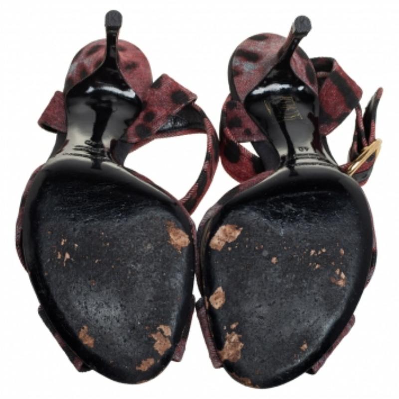 Dolce & Gabbana Leopard Print Fabric Cross Detail Ankle Strap Sandals Size 40 In Fair Condition For Sale In Dubai, Al Qouz 2