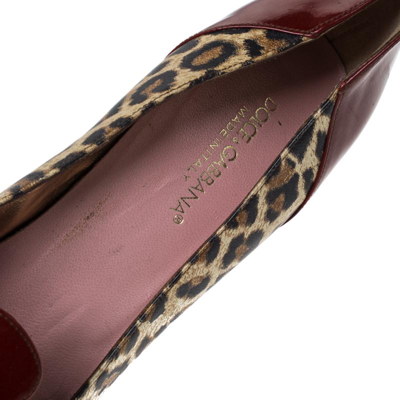 Dolce & Gabbana Leopard Print Leather Vintage Bow Pointed Toe Pumps Size 37.5 In Good Condition In Dubai, Al Qouz 2