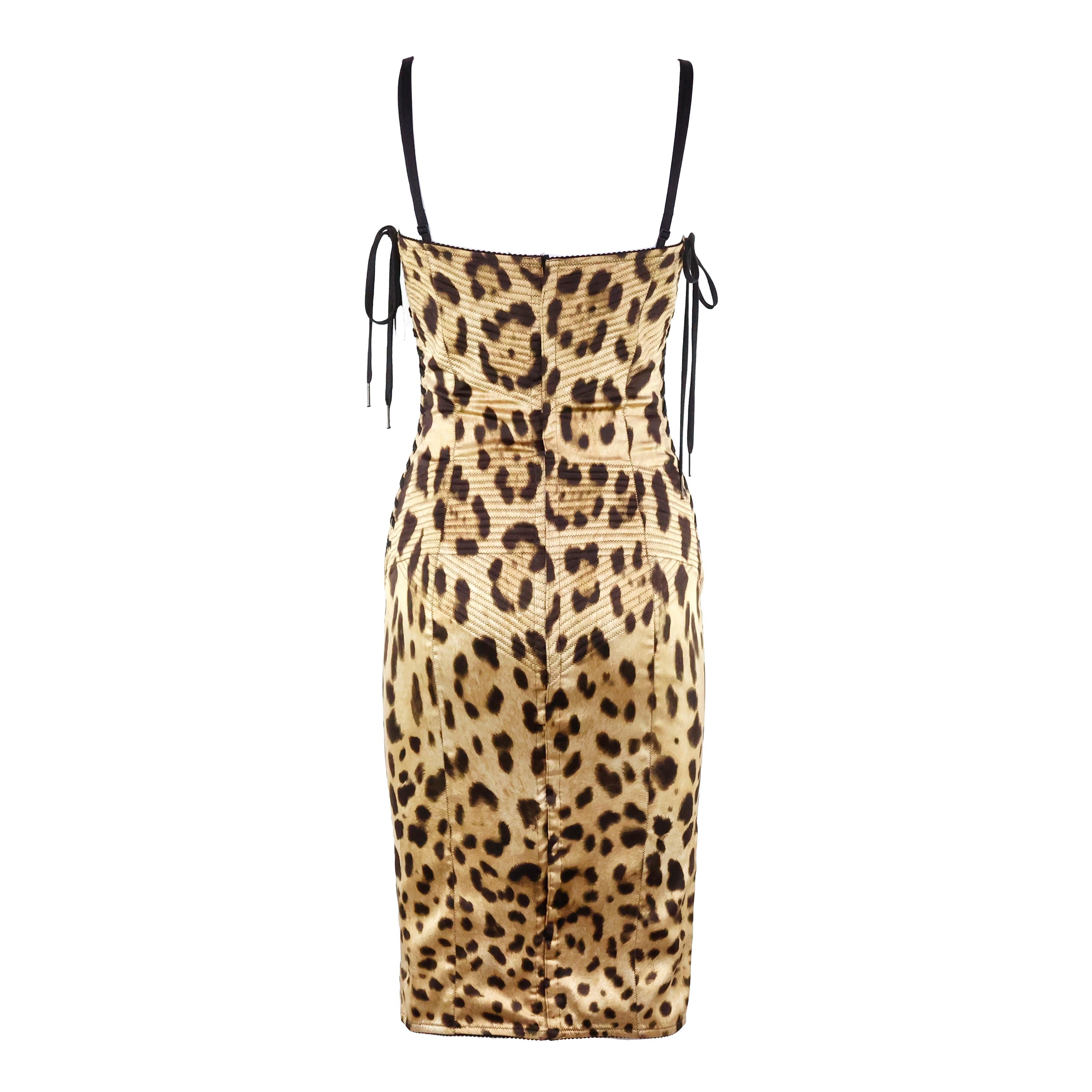 Dolce & Gabbana leopard print corset bustier dress in silk. Size 42 IT.

Condition:
Excellent.

Packing/accessories:
Cover, hanger.
