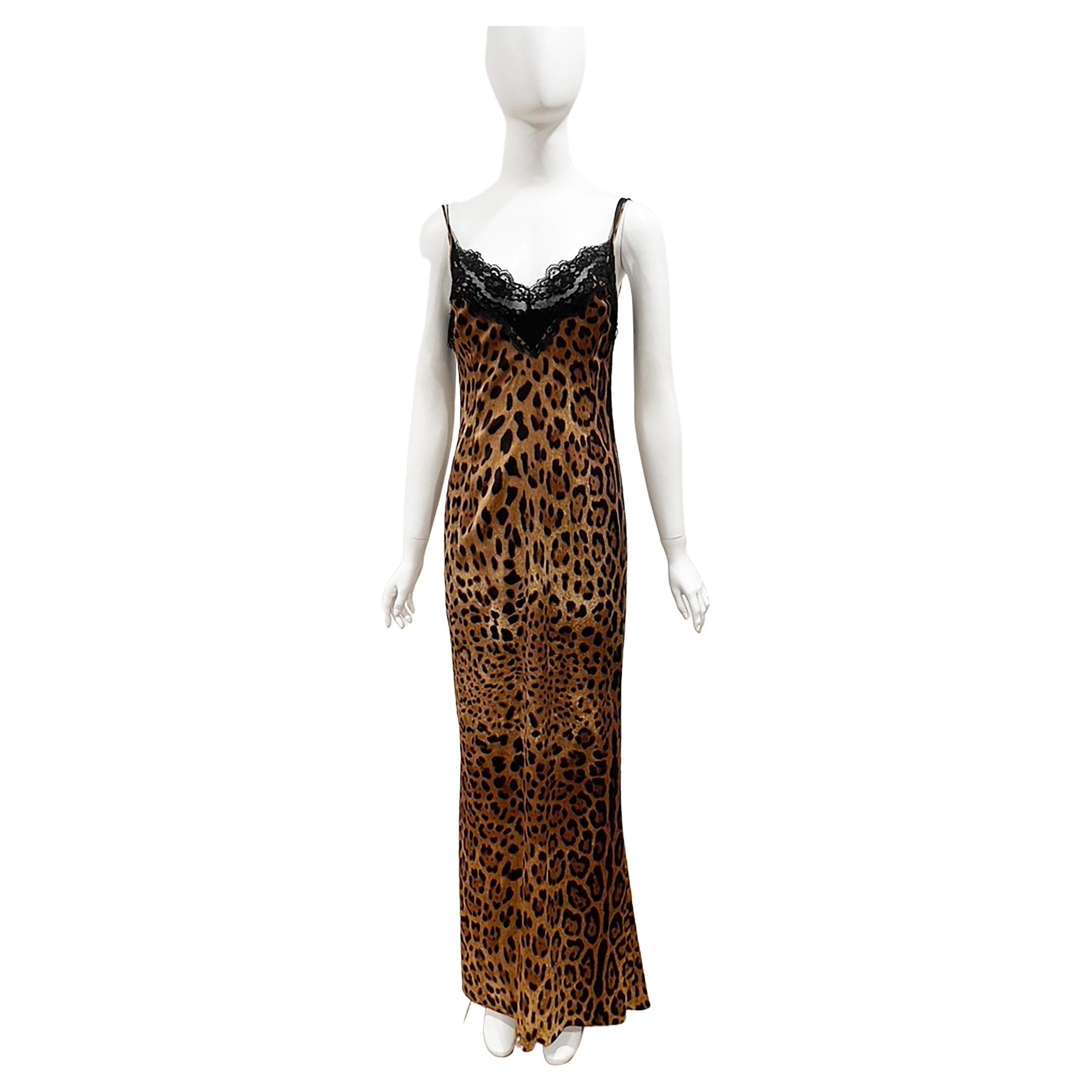 Deadstock beige 100% silk with embellished stars dress.size 42