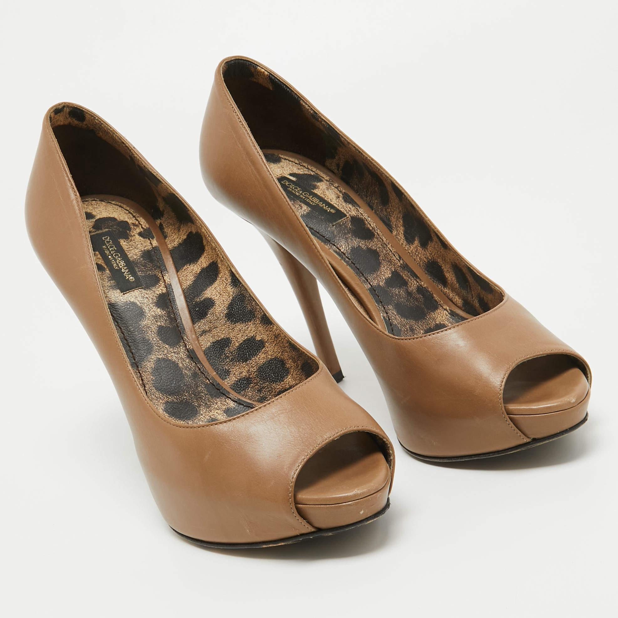 Dolce & Gabbana Chaussures à plateforme en cuir Light Brown Taille 38.5 Bon état - En vente à Dubai, Al Qouz 2