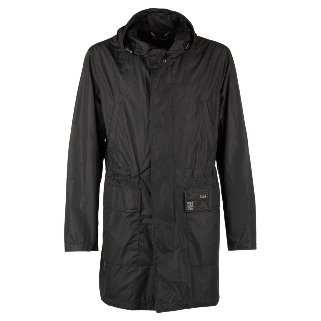 Dolce & Gabbana Light Hooded Rain Parka Jacket with Pockets and Logo Black 48 For Sale