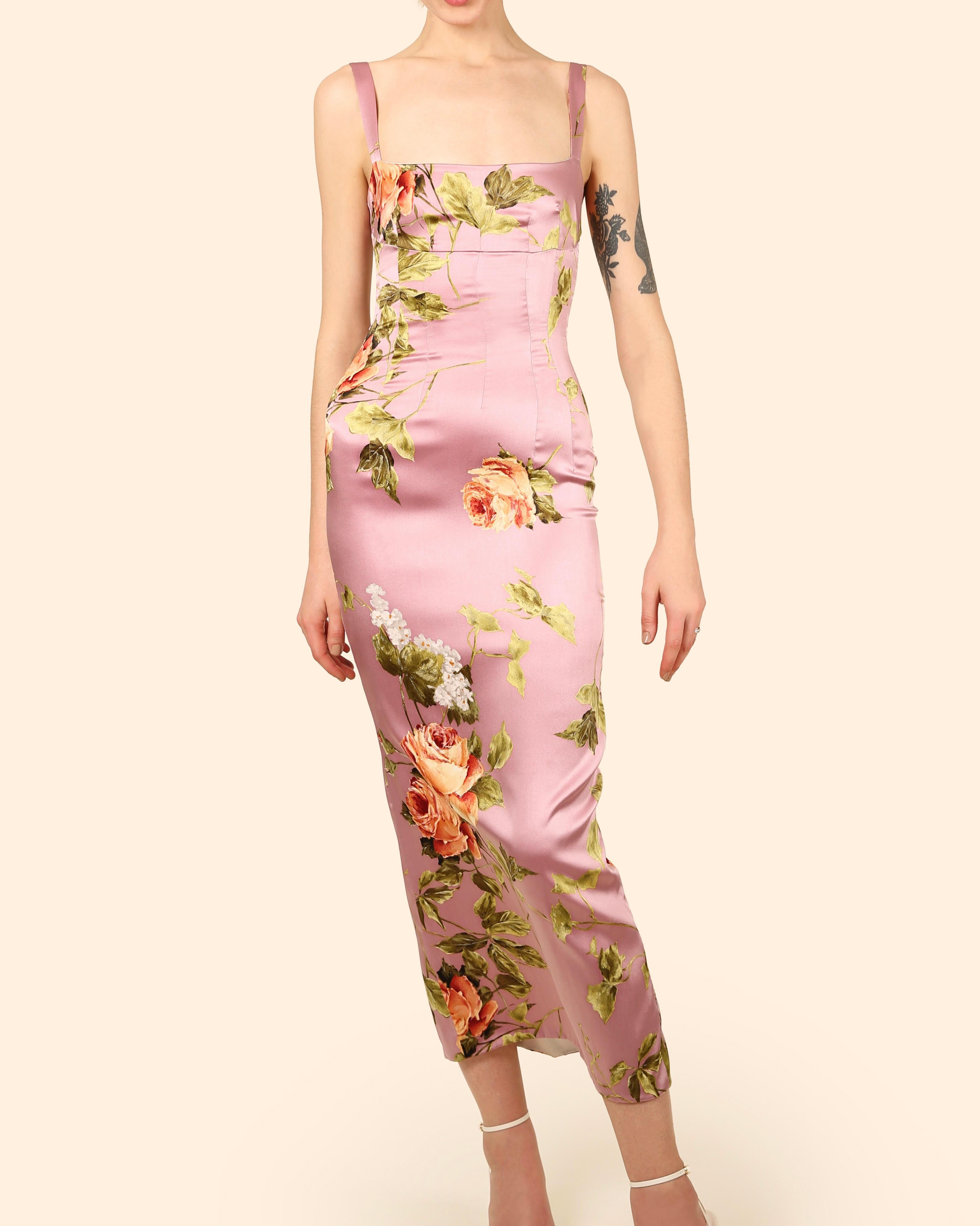 Dolce & Gabbana lilac silk sleeveless dress with orange and green floral print
Stretch dress with a body con fit
Shown as midi length on our model, but please refer to the measurements as she is very tall!
Concealed back zip

Composition:
96% Silk,