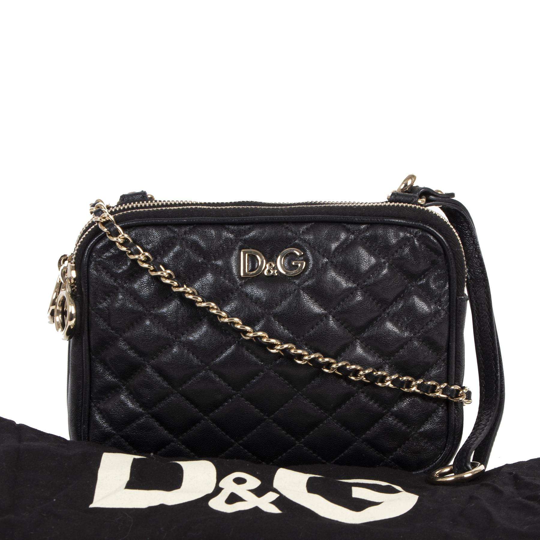 Very good condition

Dolce & Gabbana Lily Glam Black Crossbody Bag

Take your evening looks to a whole new level and get this Dolce & Gabbana crossbody bag. The bag is crafted out of black quilted leather and is beautifully finished with gold-toned