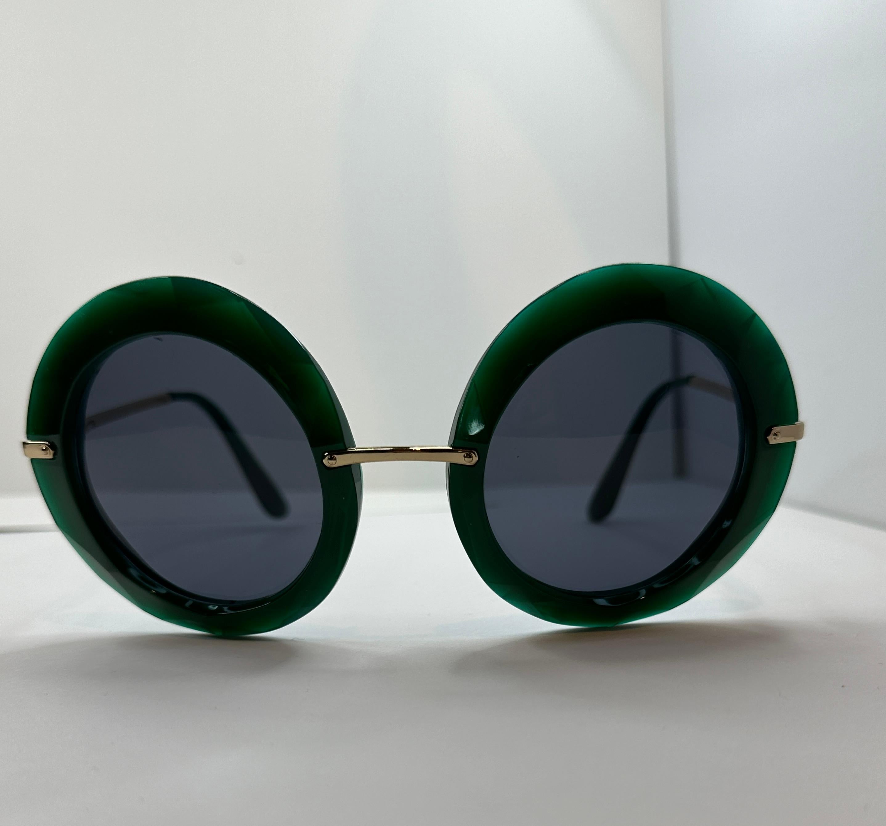 Dolce & Gabbana „Limited Edition“ Smaragd-grüne Multi-Facet-Rahmen-Sonnenbrille mit mehreren Facetten im Angebot 3