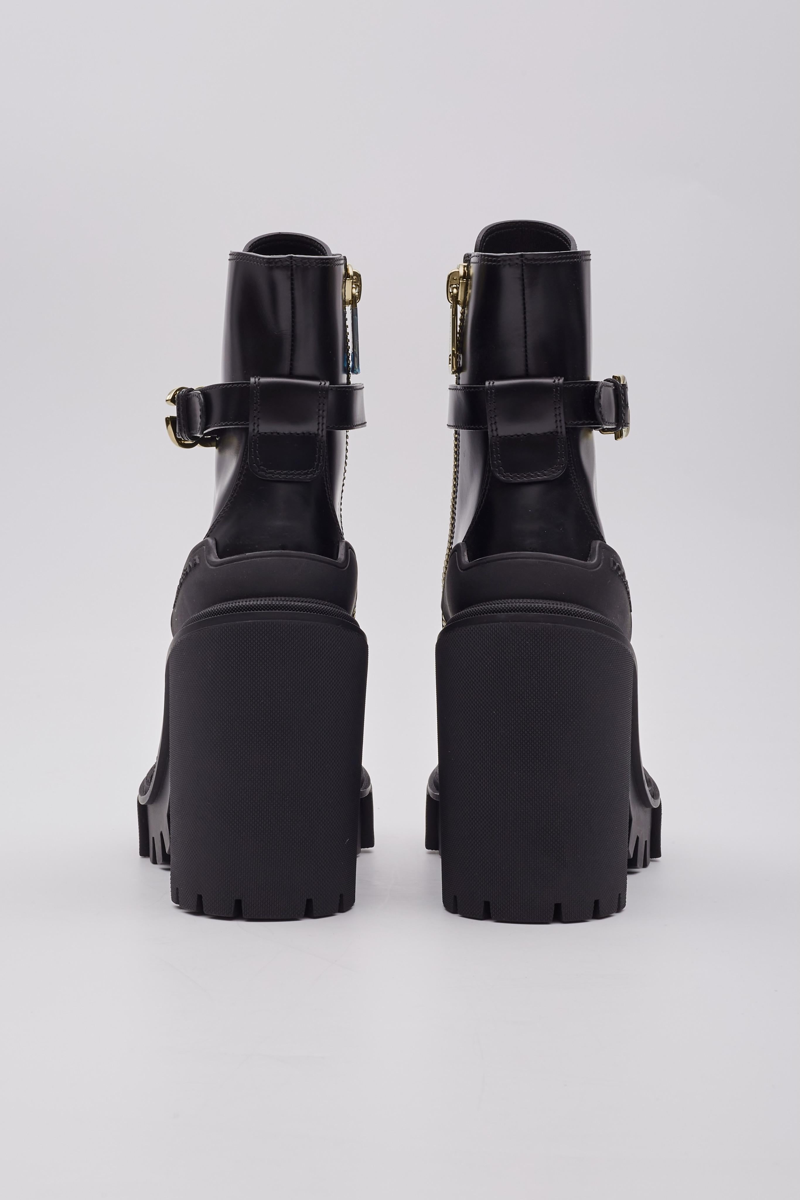 Women's Dolce & Gabbana Logo Charm Black Leather Platform Ankle Boots For Sale