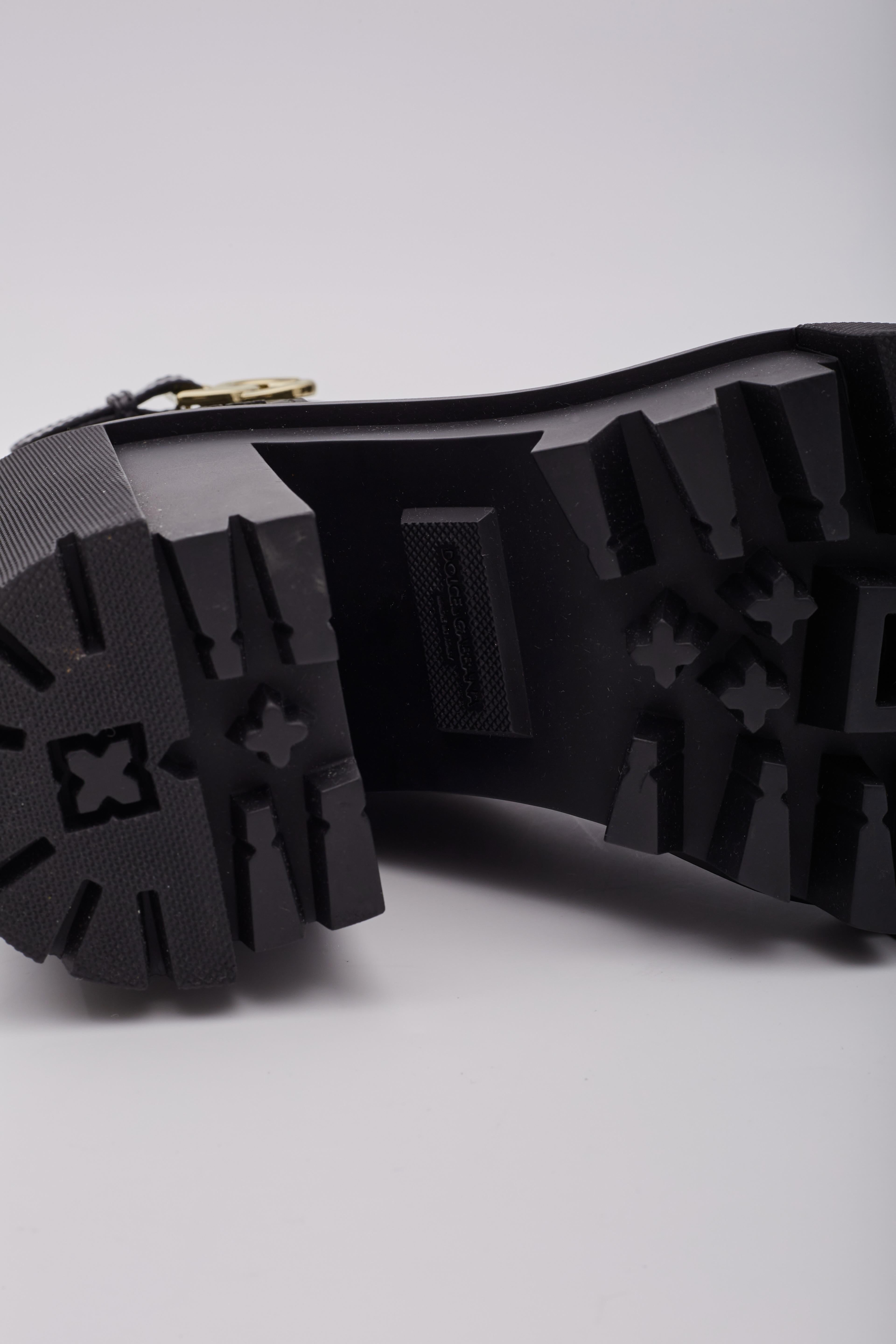 Dolce & Gabbana Logo Charm Black Leather Platform Ankle Boots For Sale 3