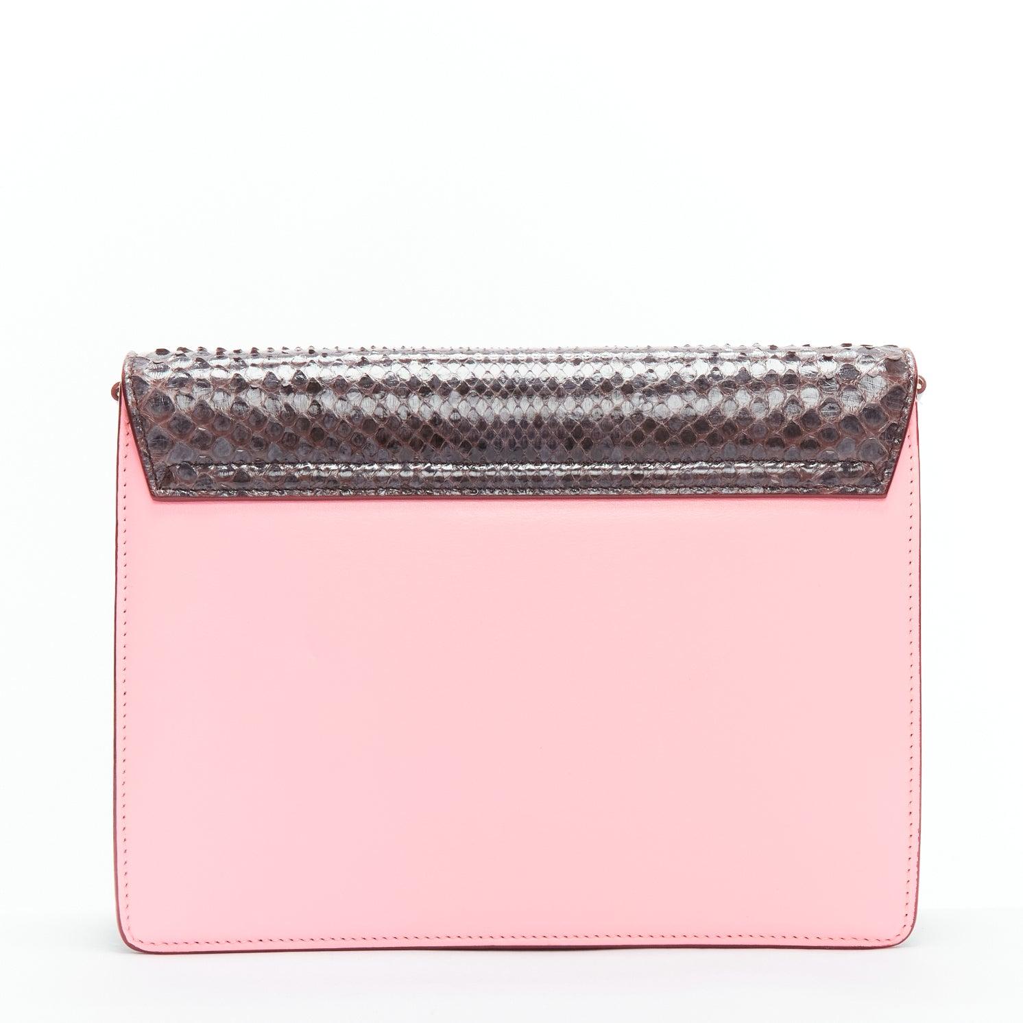 De las mujeres DOLCE GABBANA Bolso cruzado con solapa de piel escamada rosa gris Lucia en venta