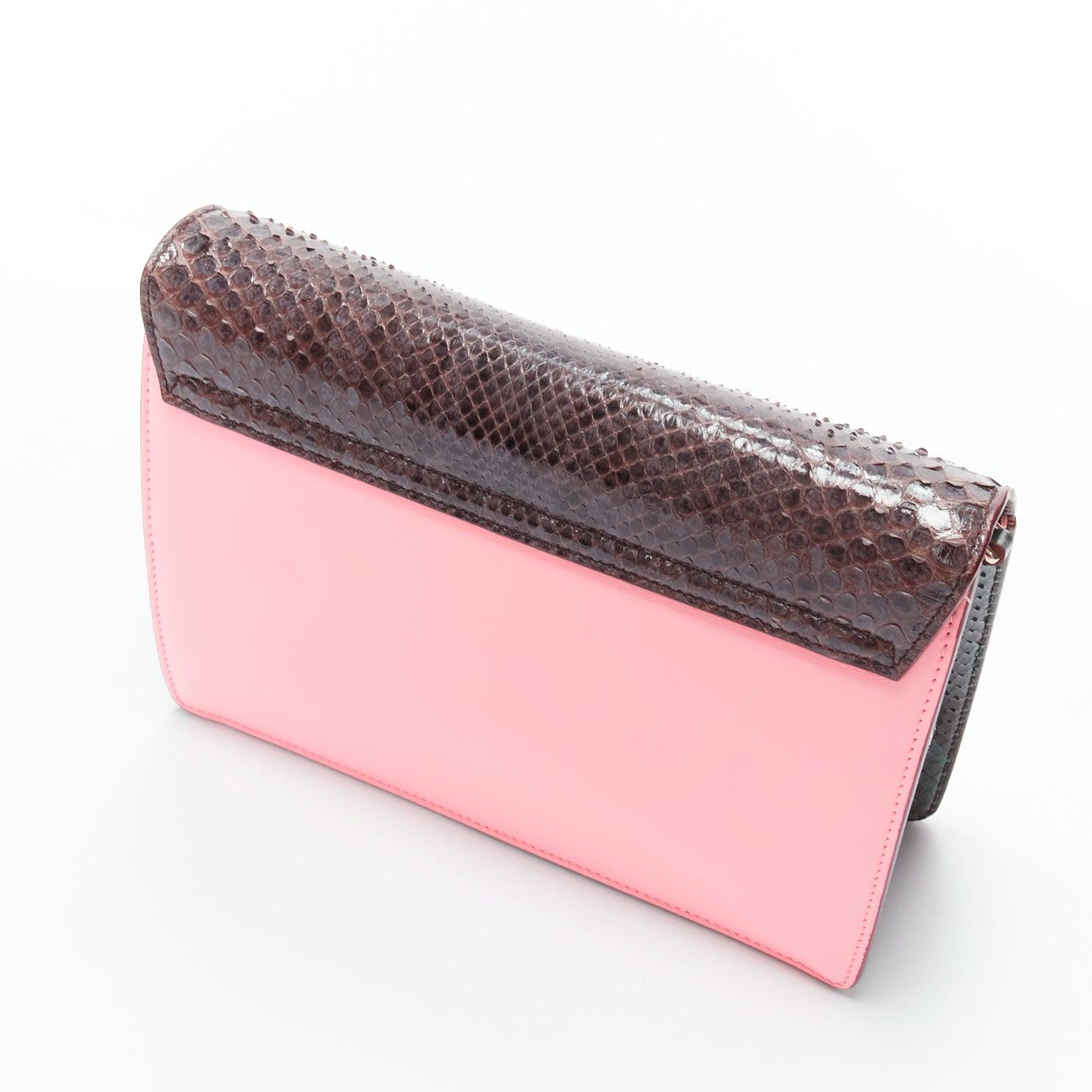 DOLCE GABBANA Bolso cruzado con solapa de piel escamada rosa gris Lucia en venta 3