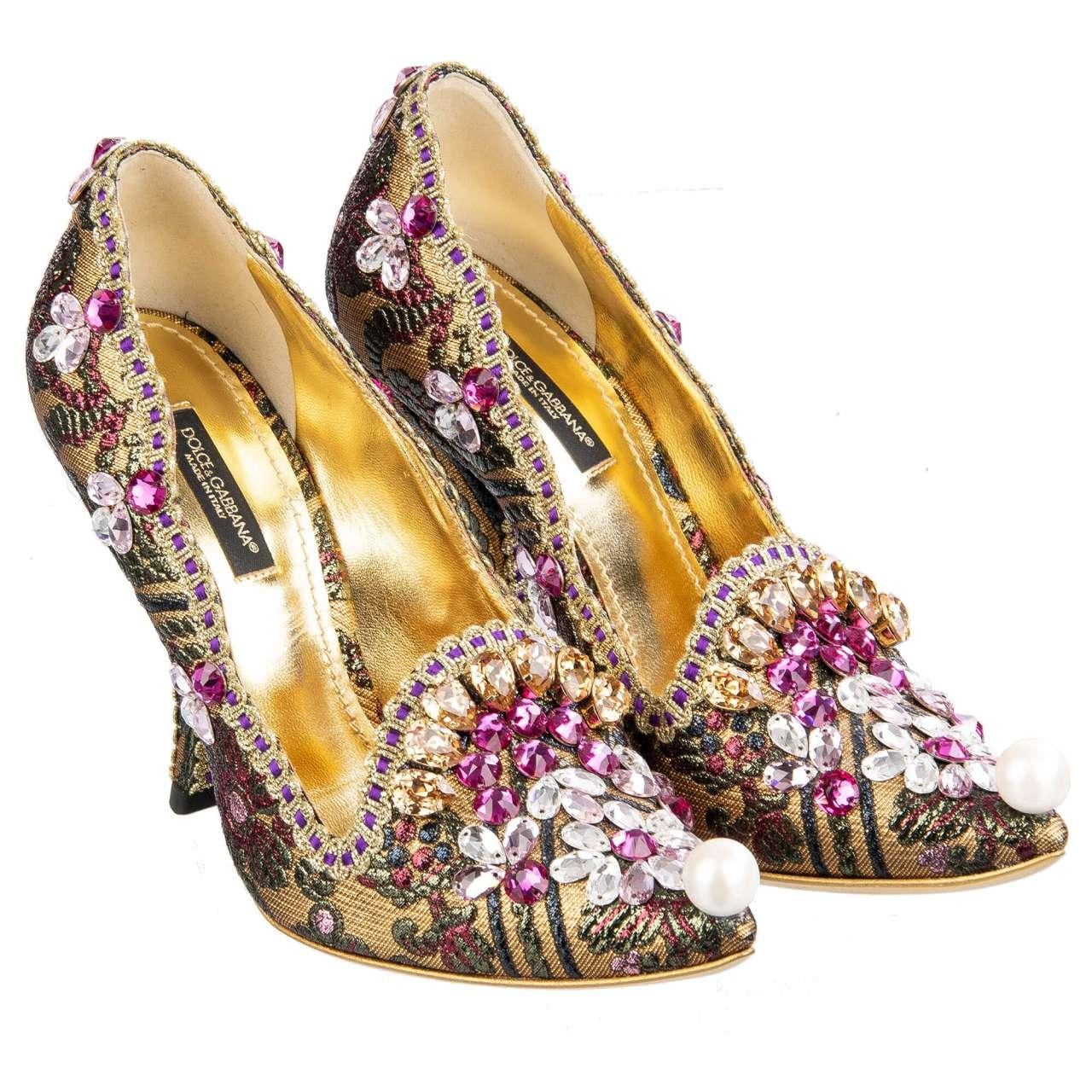 - Pointed Lurex Jacquard Pumps ALADINO in gold with crystals embroidery, floral patern and pearl at the toe by DOLCE & GABBANA - New with Box - MADE IN ITALY - Former RRP: EUR 1.250 - Crystals embroidery and large pearl - Model: CD0900-AM927-8B034 -