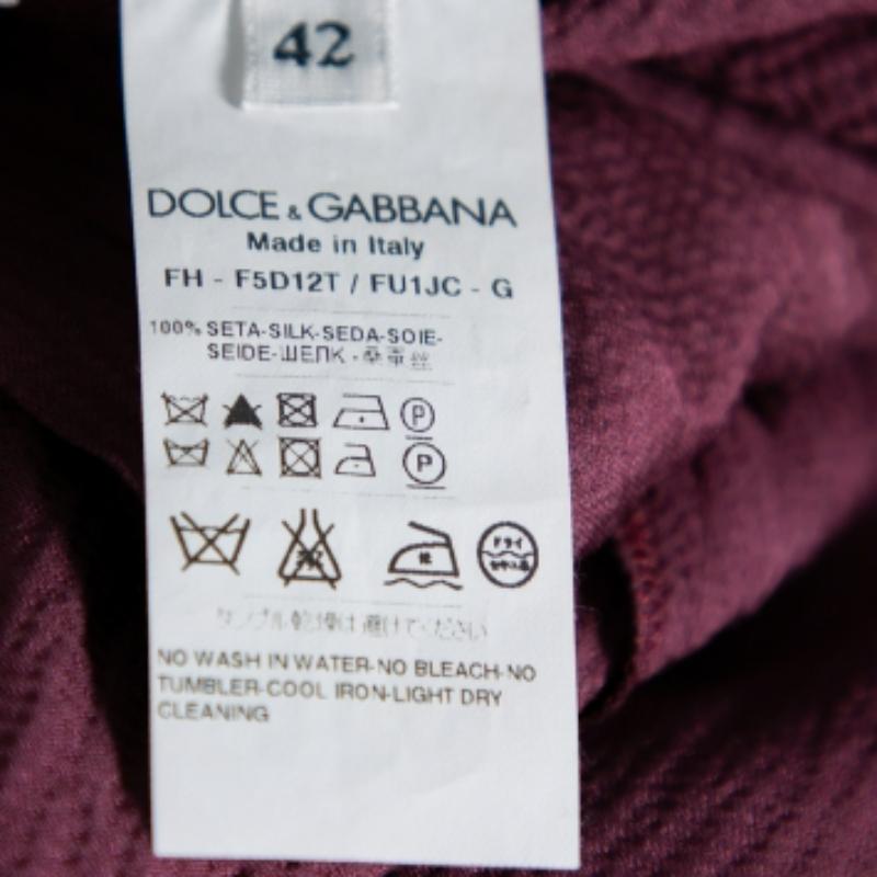 Dolce & Gabbana Mahogany Red Crushed Silk Neck Tie Detail Button Front Top M In Good Condition For Sale In Dubai, Al Qouz 2