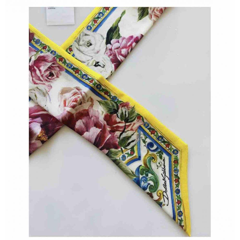Dolce & Gabbana Maiolica Silk Scarf Tie in Multicolour

Dolce & Gabbana Peony Sicily
Maiolica silk scarf tie
Size 5cm x 100cm
100% silk
With original tags!

General information: 
Designer: Dolce & Gabbana 
Condition: Never worn, with tag 
Material: