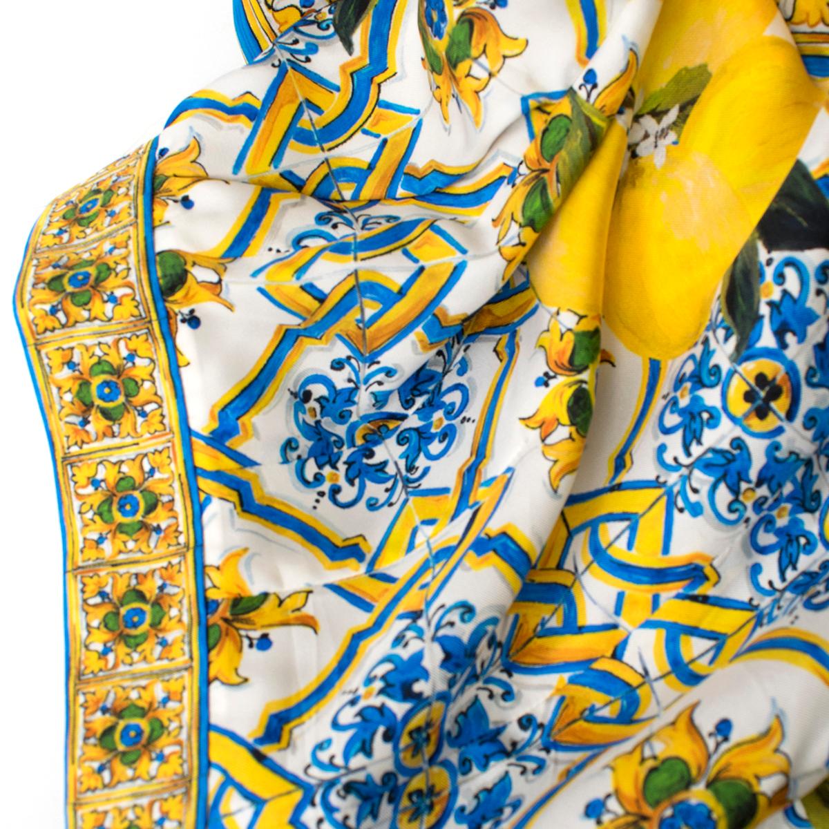 Women's Dolce & Gabbana Majolica & Lemon-print Silk Shorts IT 40