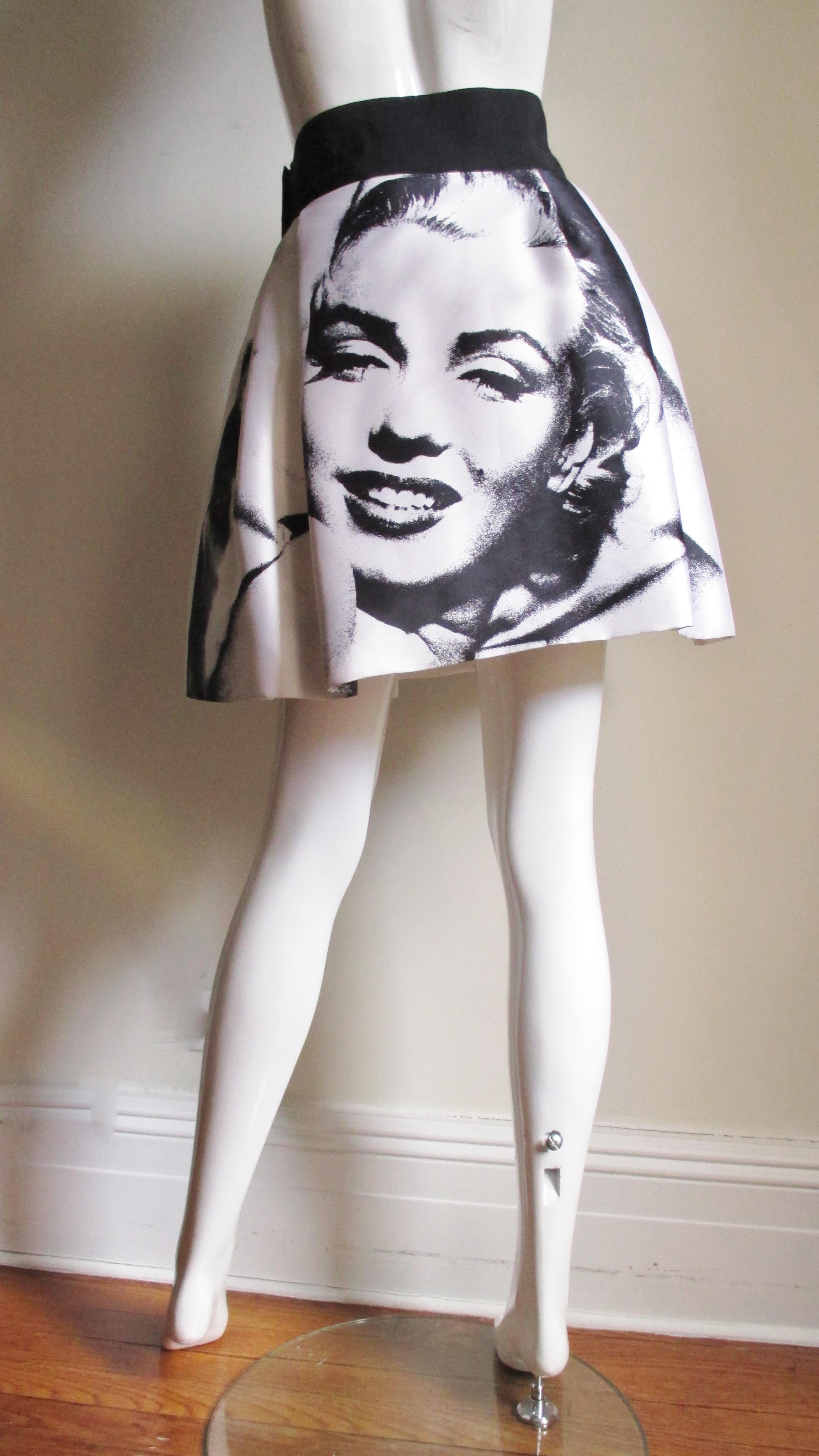 Dolce & Gabbana Marilyn Monroe Print Silk Skirt For Sale 5