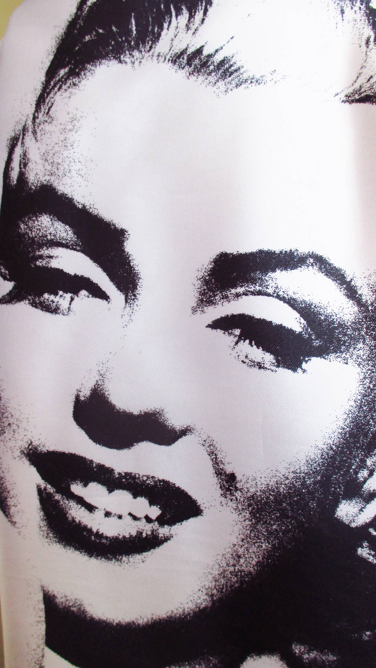 Dolce & Gabbana Marilyn Monroe Print Silk Skirt In Excellent Condition For Sale In Water Mill, NY
