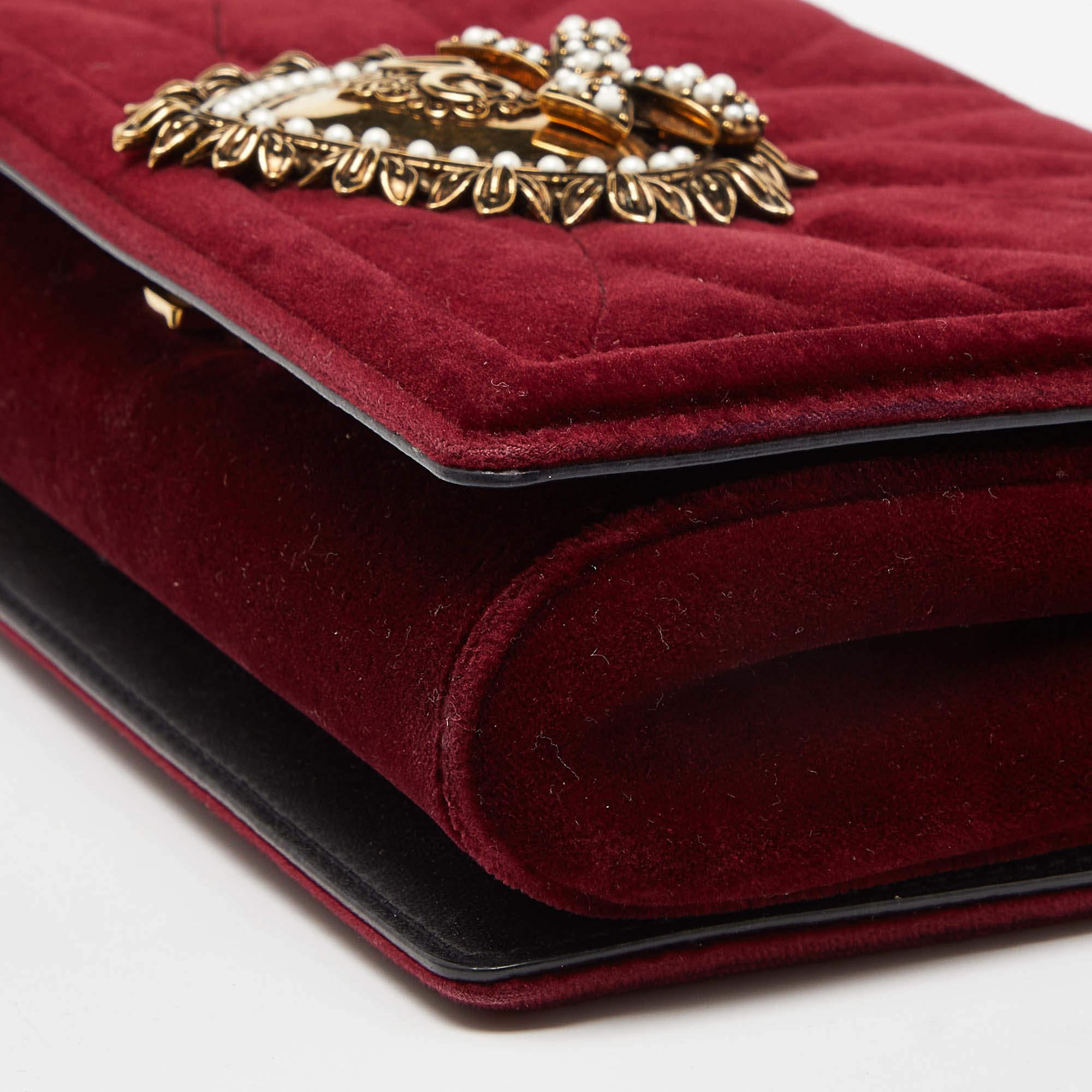 Dolce & Gabbana Maroon Quilted Velvet Devotion Chain Shoulder Bag For Sale 3