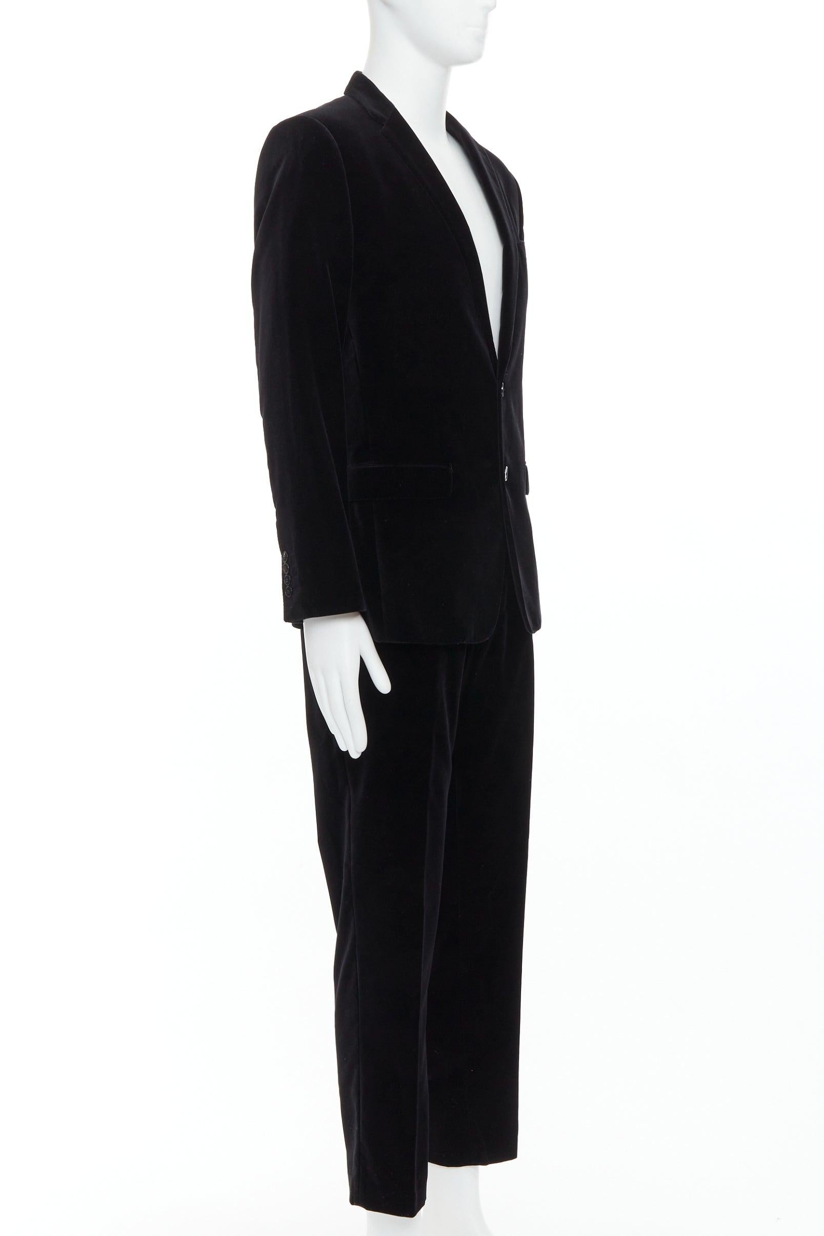 DOLCE GABBANA Martini Fit black cotton velvet blazer jacket pants suit IT48 M
Reference: CELM/A00003
Brand: Dolce Gabbana
Designer: Domenico Dolce and Stefano Gabbana
Model: Martini Fit
Material: Cotton
Color: Black
Pattern: Solid
Closure: