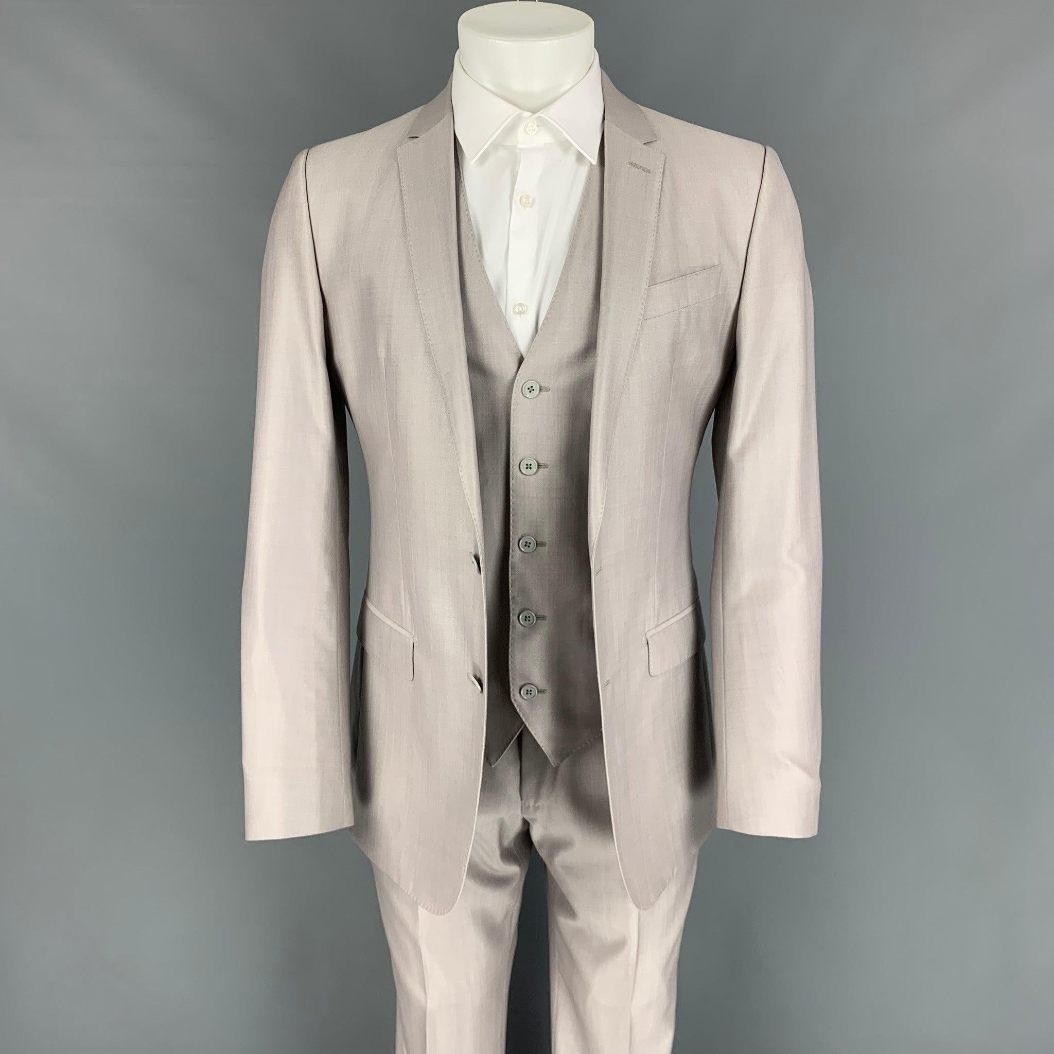 DOLCE & GABBANA Martini Size 36 Long Light Grey Wool / Silk 3 Piece Suit In Good Condition For Sale In San Francisco, CA