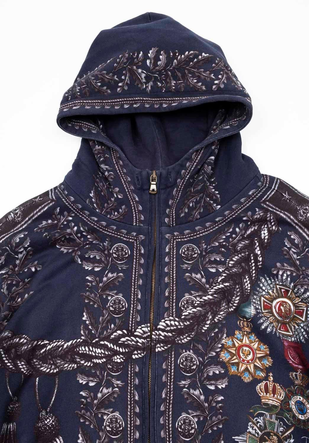 Check my other listings. Have many more designer clothes for sale. Open to any offers.
Item for sale is 100% genuine Dolce Gabbana Hoodie, S1180, SH8
Color: multi
(An actual color may a bit vary due to individual computer screen