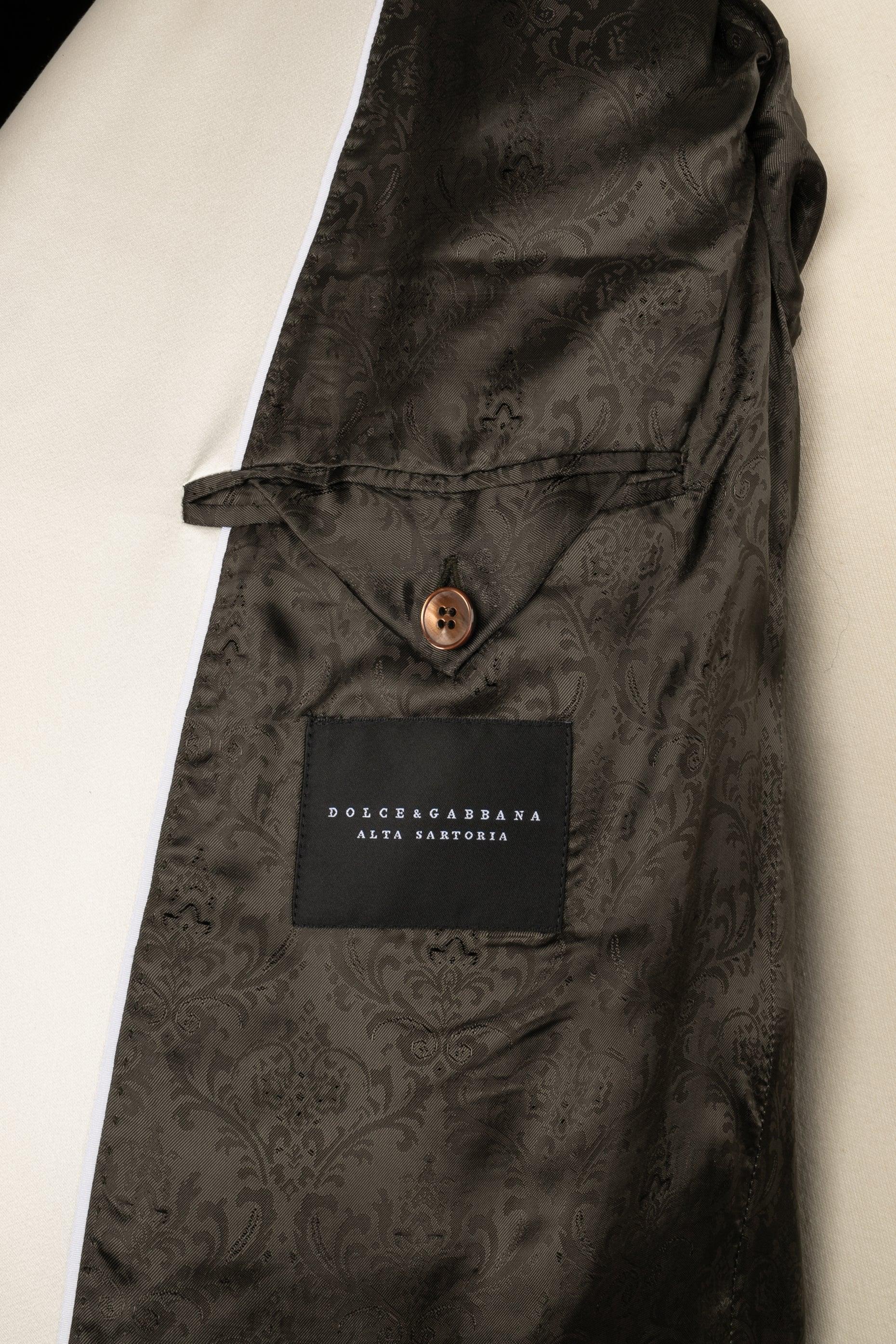 Dolce & Gabbana Men Lounge Coat For Sale 2