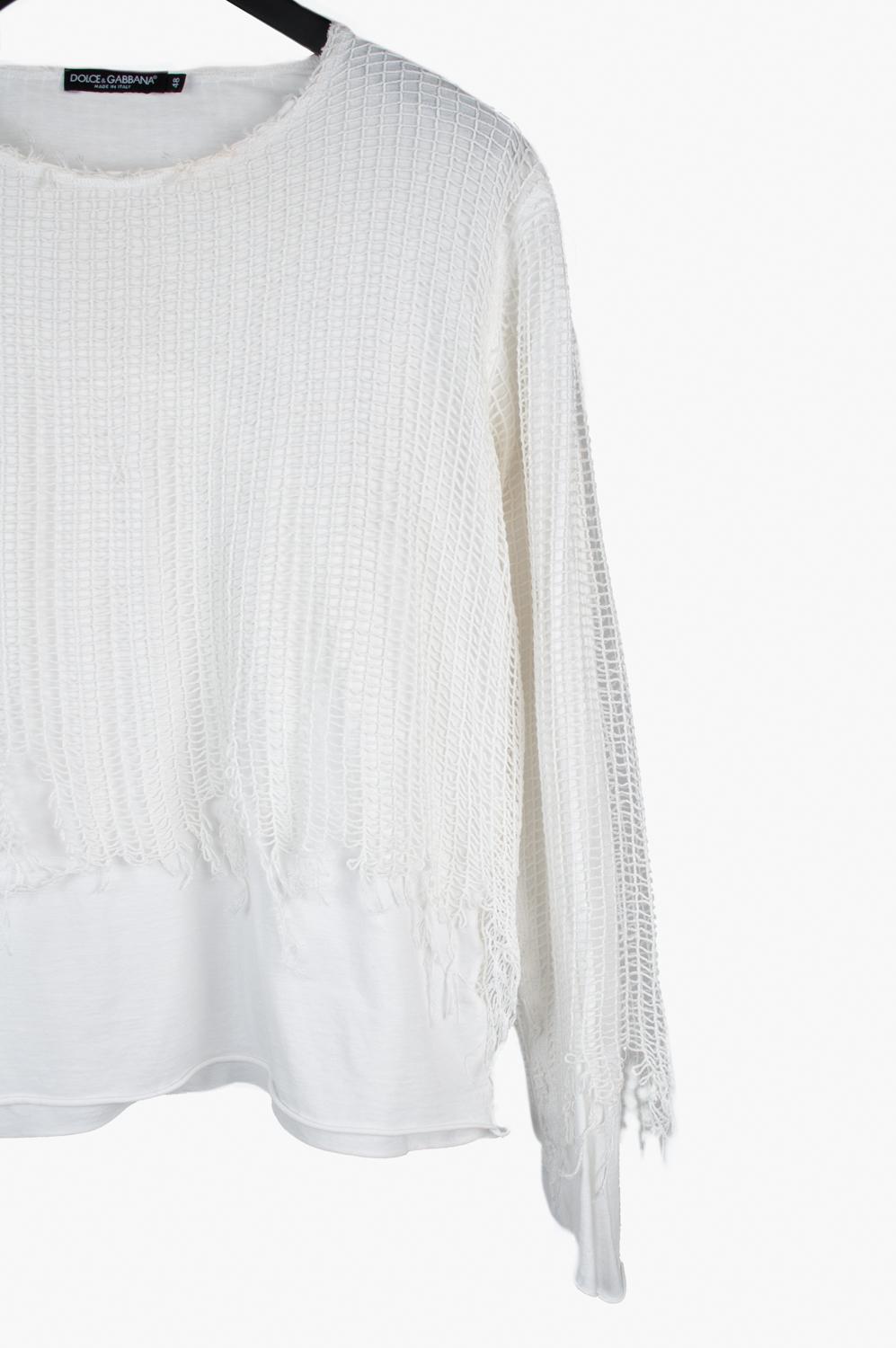 Controlla le mie altre inserzioni. Ho molti altri abiti firmati in vendita. Aperto a qualsiasi offerta.
L'articolo in vendita è un top da uomo Dolce & Gabbana autentico al 100%, nocode, SHE0
Colore: bianco
(Il colore effettivo può variare
