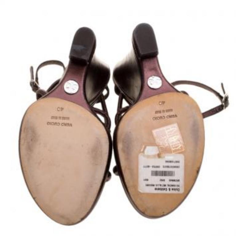 Dolce & Gabbana Metallic Brown Leather Strappy Wedge Sandals Size 40 (Sandales à talons compensés en cuir marron métallisé) en vente 1