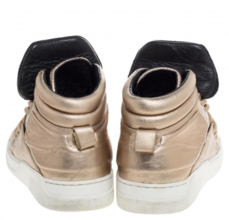 Uomo Dolce & Gabbana Metallic Gold Leather Flag High Top Sneakers Size 43 in vendita