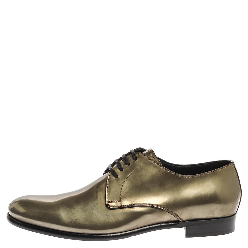 Oxfords never look so stylish, thanks to these ones from Dolce & Gabbana! They are crafted from metallic green patent leather and styled with round toes and lace-ups on the vamps. They are equipped with comfortable leather-lined insoles and durable