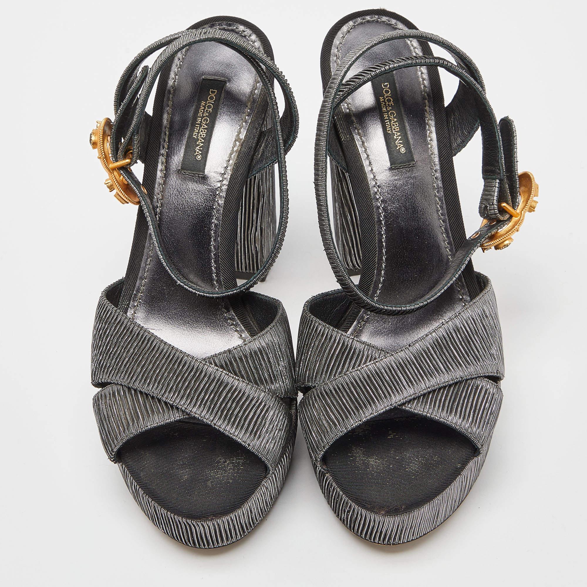 Dolce & Gabbana Metallic Grey Pleated Fabric Ankle Strap Platform Sandals Size 3 In Good Condition For Sale In Dubai, Al Qouz 2