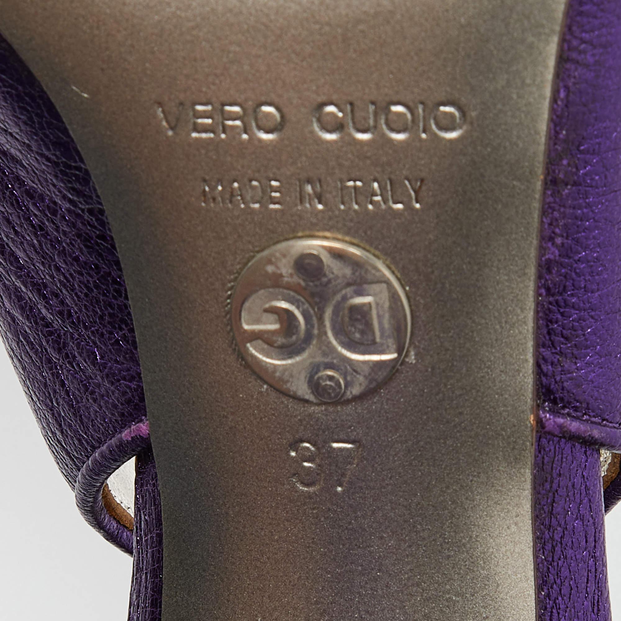 Dolce & Gabbana Metallic Purple Leather Buckle Detail Peep Toe Size 37 In Excellent Condition For Sale In Dubai, Al Qouz 2