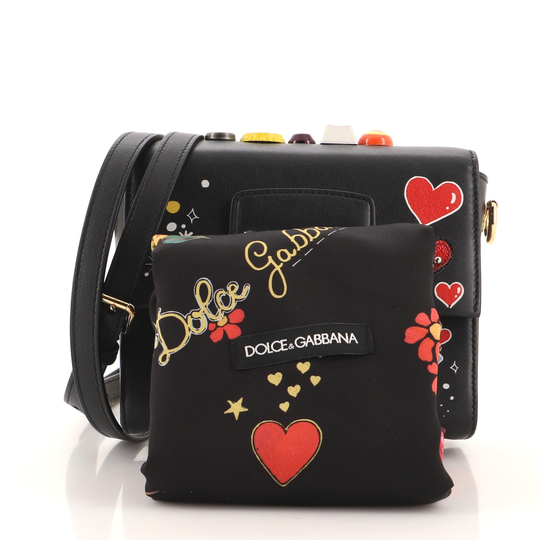 Condition: Very good. Odor in interior. Creasing, wear, moderate scuffs and small indentations on exterior and underneath flap, cracking on side flap wax edges, scratches and discoloration on hardware.
Accessories: Dust Bag, With Strap
Measurements: