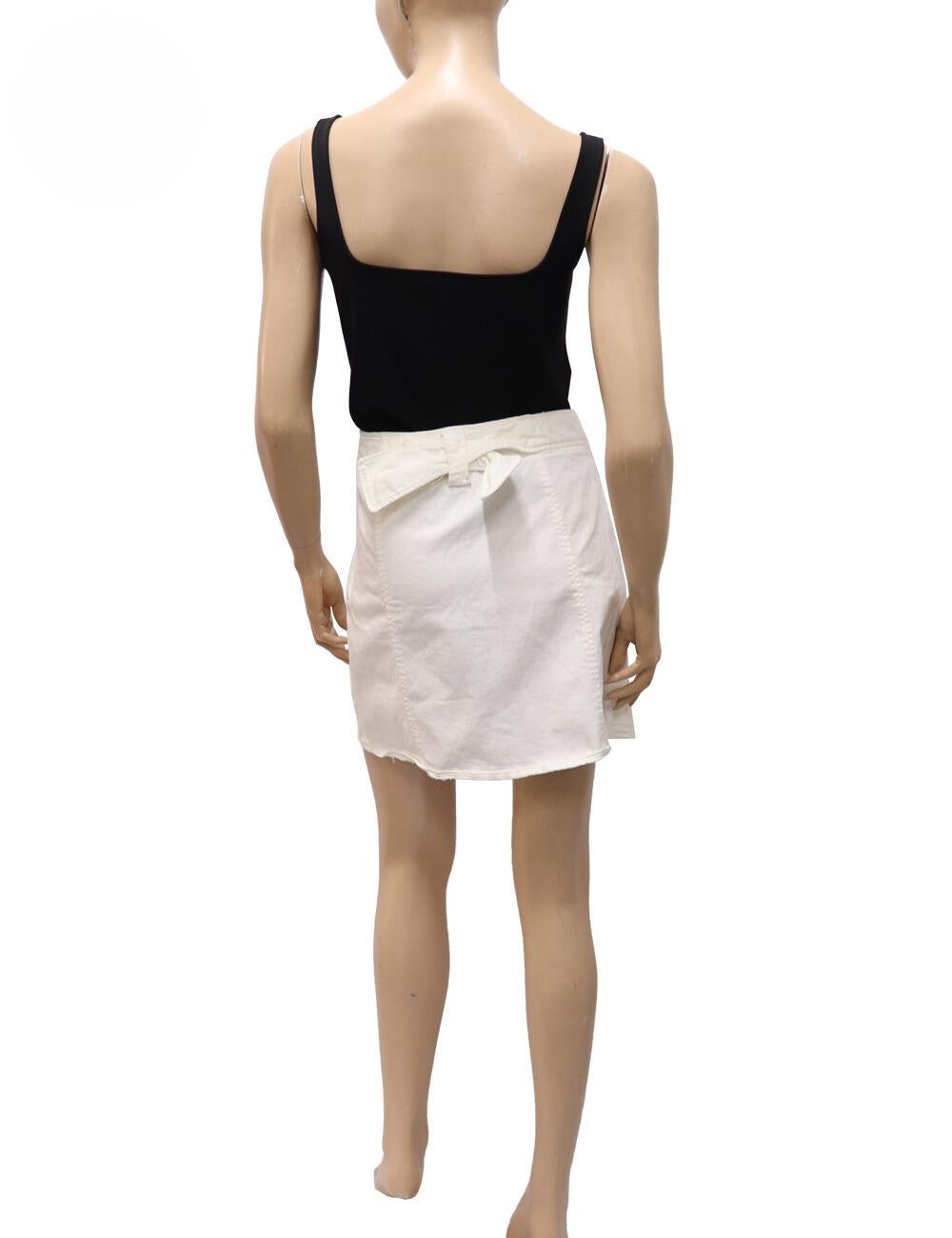 Dolce & Gabbana Mini White Denim Skirt Size IT 40 In Good Condition For Sale In Amman, JO