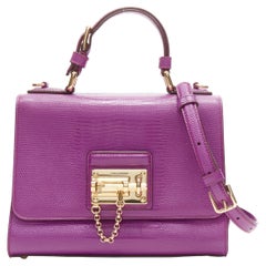 DOLCE GABBANA Miss Monica Lila geprägte Crossbody-Klappentasche aus Leder mit Kettenschloss