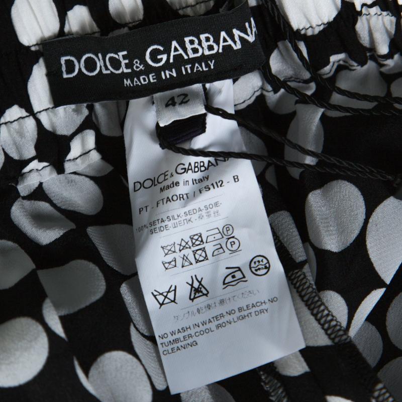 Dolce & Gabbana Monochrome Polka Dot Print Silk Straight Fit Trousers M In New Condition In Dubai, Al Qouz 2