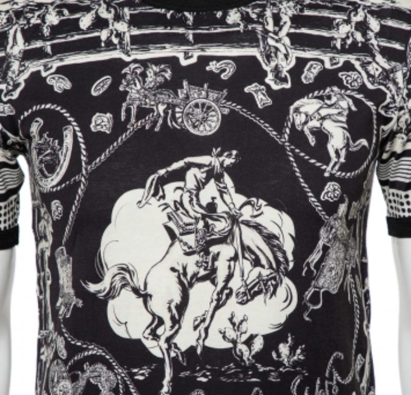 Dolce & Gabbana Monochrome Printed Cotton Crewneck T-Shirt XS In Good Condition For Sale In Dubai, Al Qouz 2