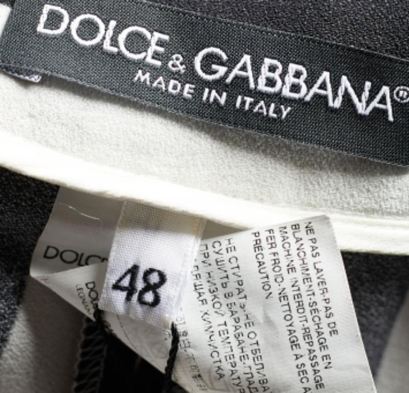 Dolce & Gabbana Pantalones de crepé a rayas monocromáticos L en Bueno estado para la venta en Dubai, Al Qouz 2