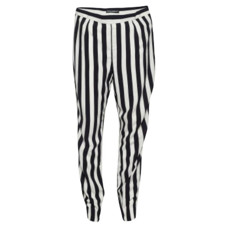 Dolce & Gabbana Pantalones de crepé a rayas monocromáticos L en venta