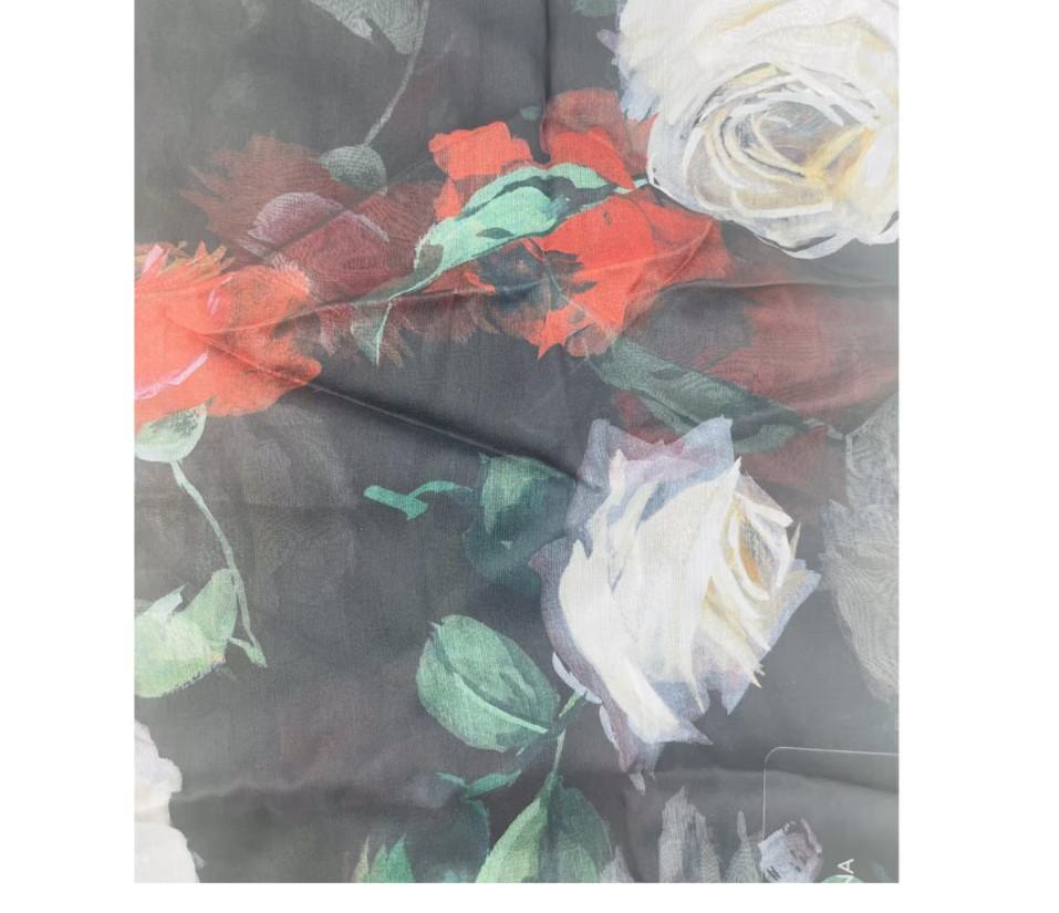 Dolce & Gabbana Multicolor Black Silk Twill Roses Scarf Wrap Floral Cover Up In New Condition For Sale In WELWYN, GB