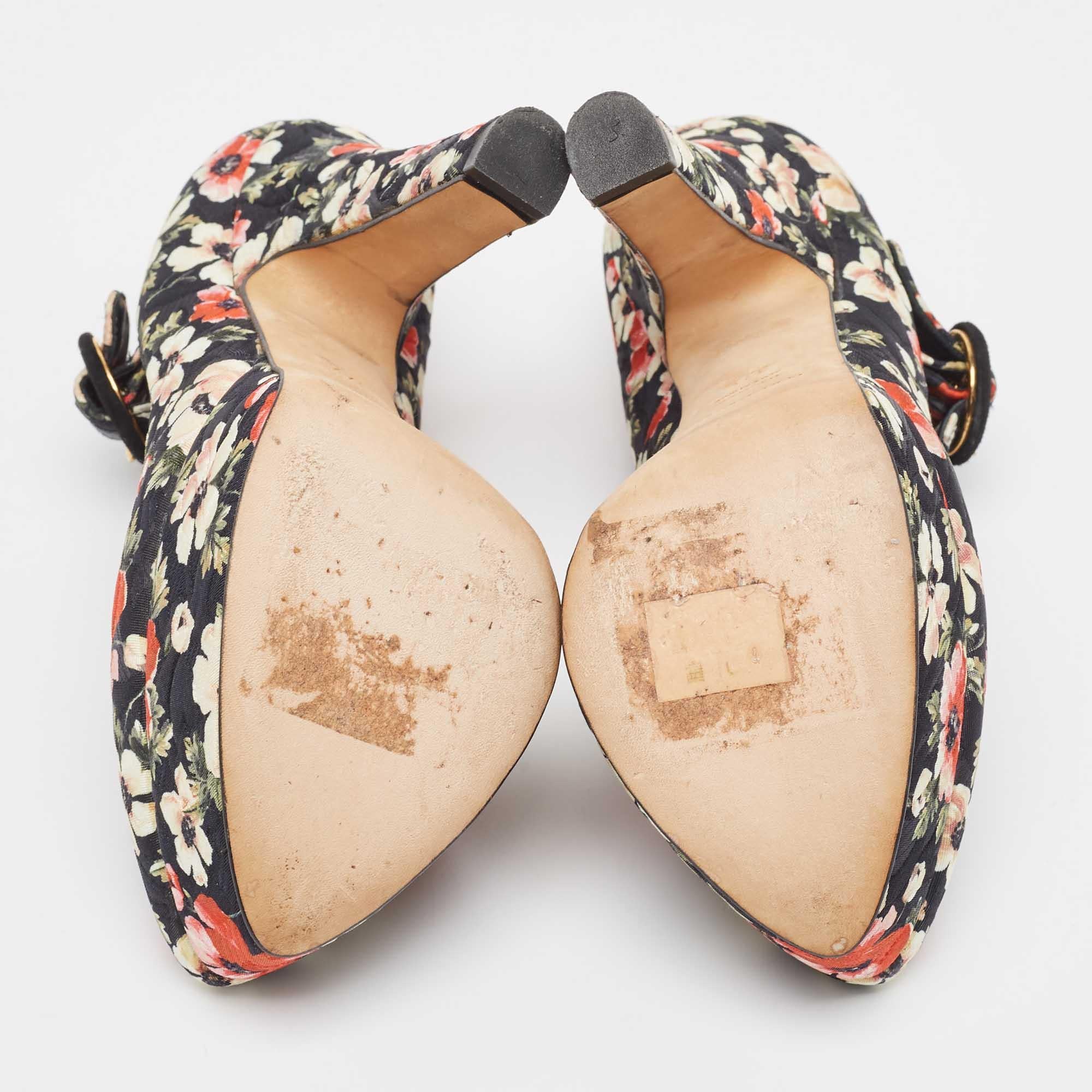 Dolce & Gabbana Mary Jane Pumps aus mehrfarbigem Brokat-Stoff, Größe 37,5 1