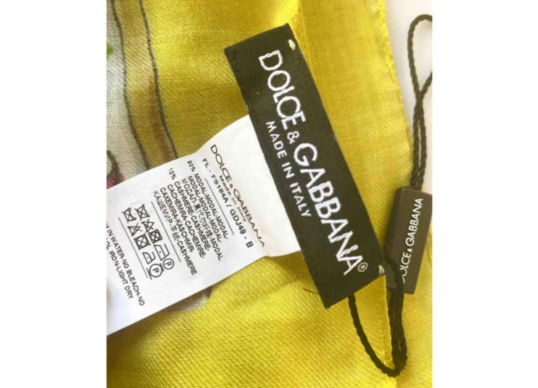 Dolce & Gabbana Multicolor Cashmere Blend Sicily Majolica Rose Scarf Wrap Floral In New Condition For Sale In WELWYN, GB