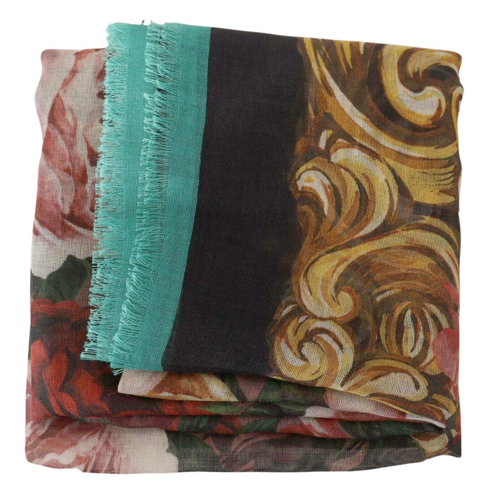 Gorgeous brand new with tags, 100% Authentic Dolce & Gabbana square scarf with floral print crafted from cashmere and silk.


Gender: Women
Color: Multicolor floral print
Material: 70% Cashmere 30% Silk
Logo details
Made in Italy


Size: 140cm x